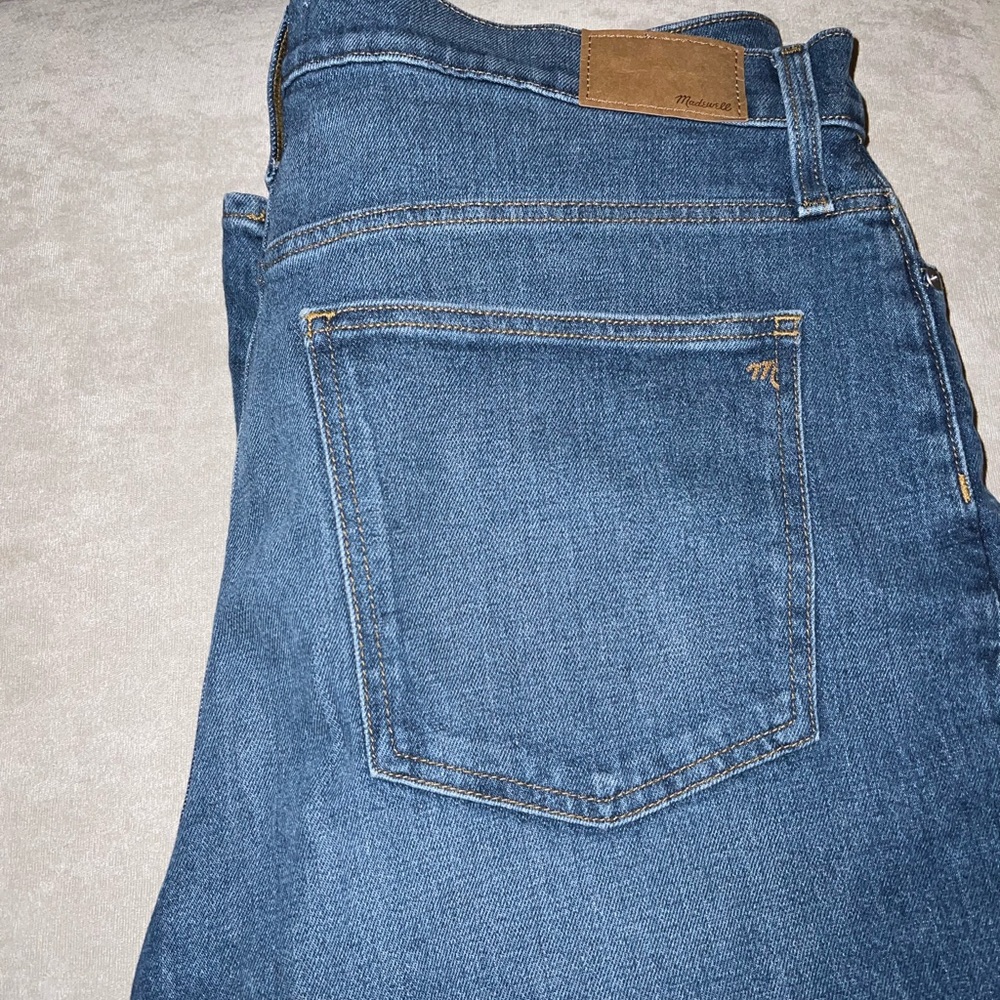 Madewell perfect vintage straight jeans, size 32!